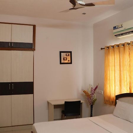 Fiesta House Pallikaranai Chennai Dış mekan fotoğraf